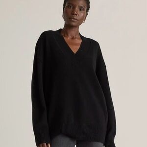 NWOT! | QUINCE Women's Mongolian Cashmere Oversized V-Neck Sweater Black Medium